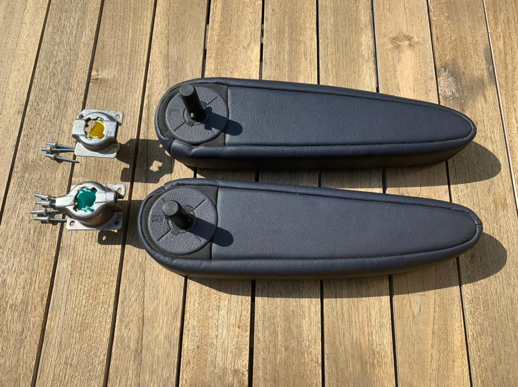 2 nieuwe Armleuningen met opnames stoel Renault Espace IV., Auto-onderdelen, Interieur en Bekleding, Ophalen, Nieuw, Renault