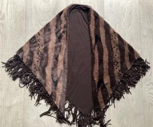 Bruine sjaal/ poncho met franjes, Maat 46/48 (XL) of groter, Ophalen of Verzenden, Zo goed als nieuw, MS Mode