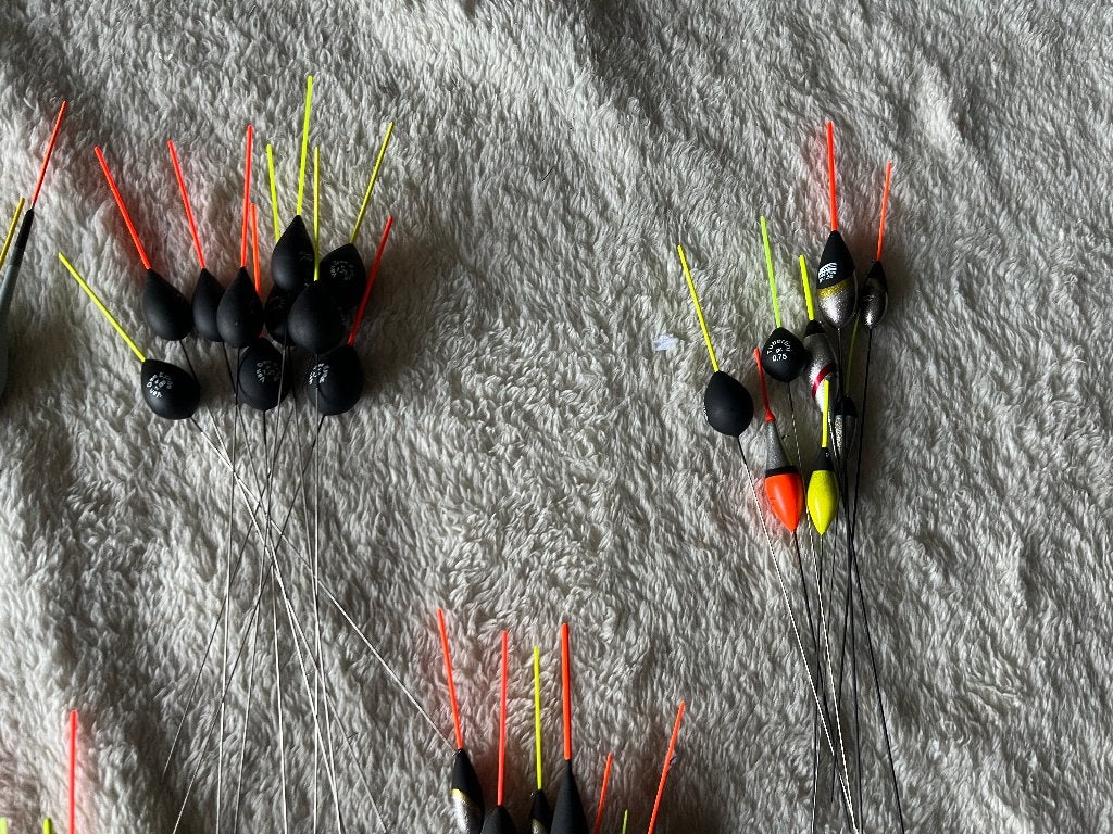adv 901 /  NIEUW mixset 64 dobbers, Ophalen of Verzenden, Nieuw, Dobber of Lood