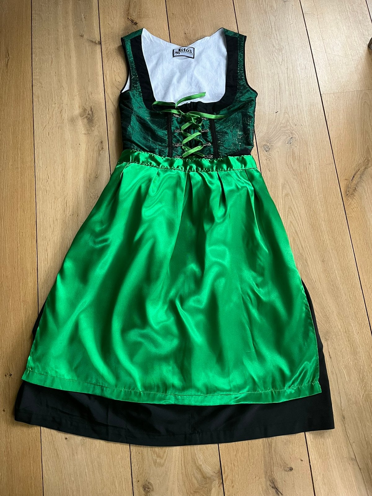 Dirndl maat 36, Ophalen of Verzenden, Zo goed als nieuw, Maat 36 (S), Overige thema's