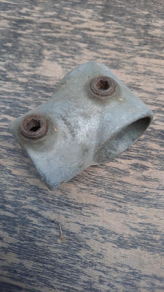 Te koop: aluminium steiger verbindingsstukken, schuuropruimi, Doe-het-zelf en Verbouw, Steigers, Gebruikt, Gevelsteiger, 5 meter of hoger