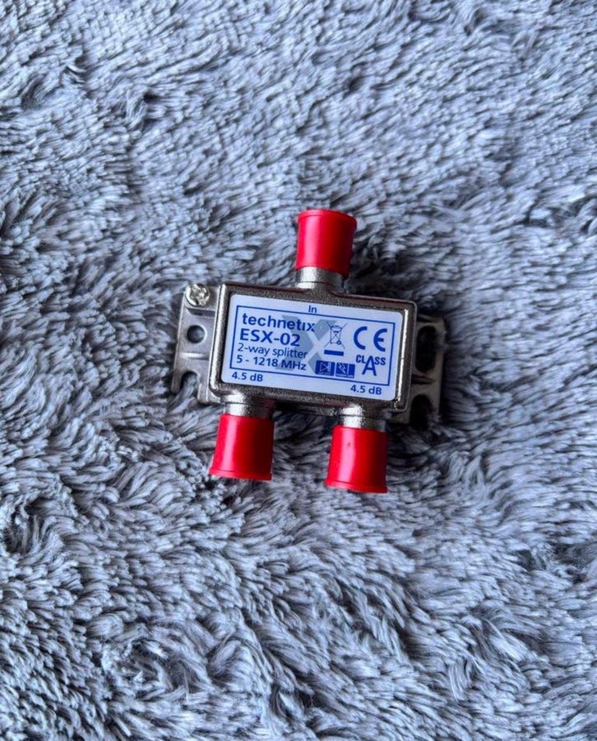 Technetix ESX-02 2-weg splitter, Ophalen of Verzenden, Nieuw, Coaxiale kabel