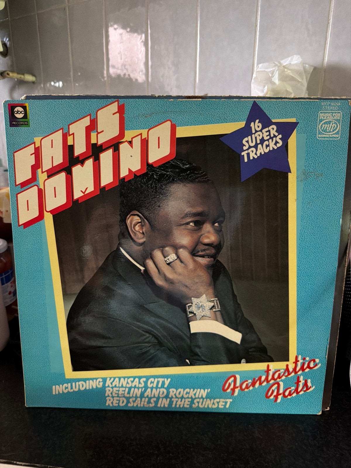1.  Fats Domino - Fantastic Fats LP (16 Super Tracks), LP, Gebruikt, Pop, Ophalen of Verzenden