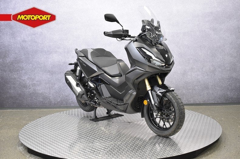 Honda ADV 350 (bj 2024), Info@motoportwormerveer.nl, Scooter, Honda Motor Europe, Crystal Bldng B-Unit B11.2 Rivium Blv200
2909 LK  Capelle aan den IJsel, NL