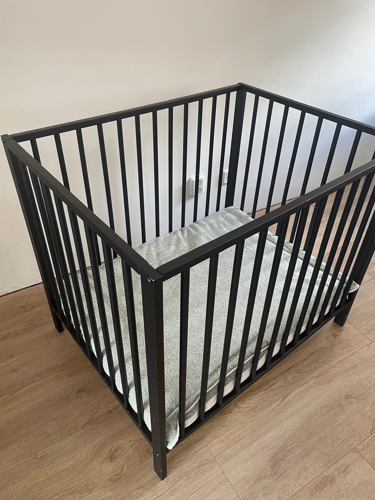 Zwart box met matras en boxkleed Koeka, Kinderen en Baby's, Ophalen, Gebruikt, Boxkleed