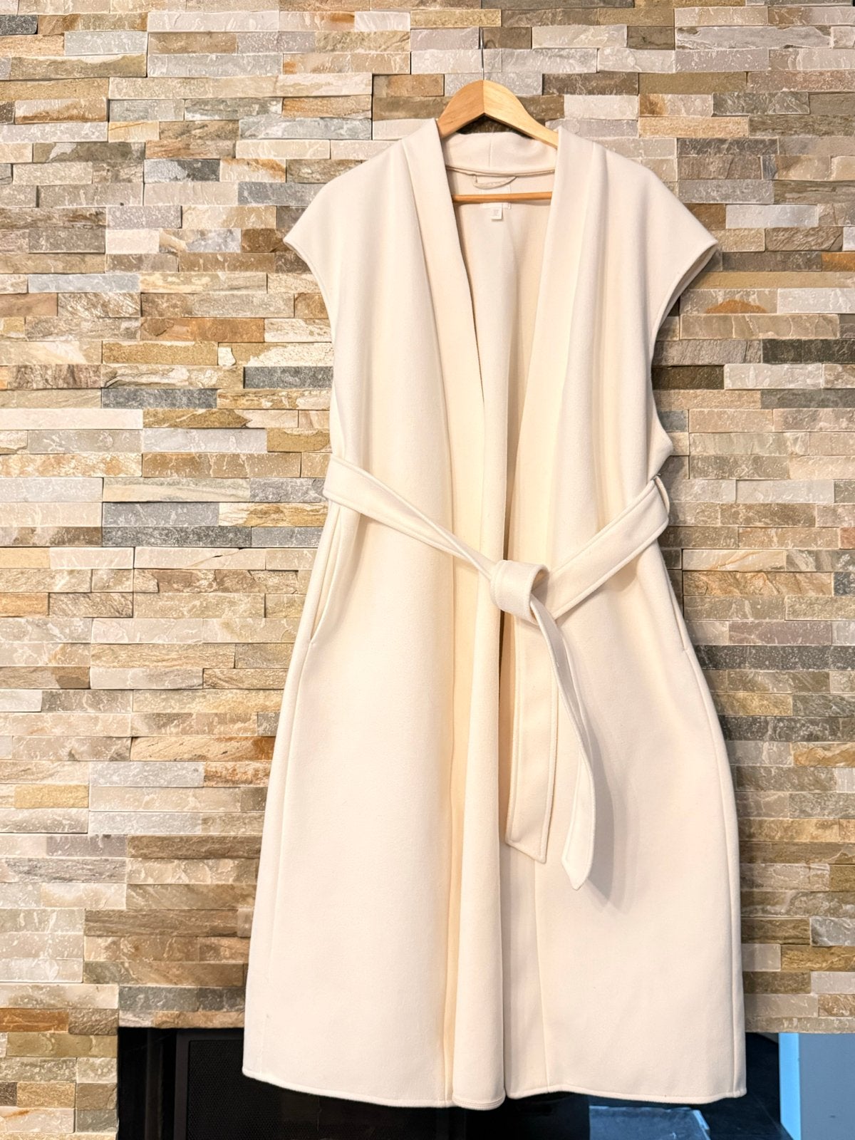 H&M Crèmekleurig Mouwloos Vest met Ceintuur Maat M, Ophalen of Verzenden, Zo goed als nieuw, Maat 38/40 (M), Beige