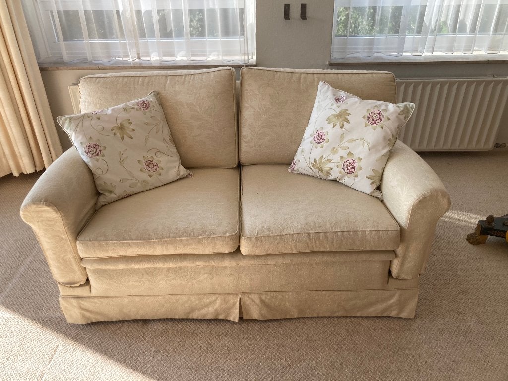 2-zits witte beige bank slaapbank sofa + bijhorende stoel, Ophalen, Gebruikt, Tweepersoons, 75 tot 100 cm