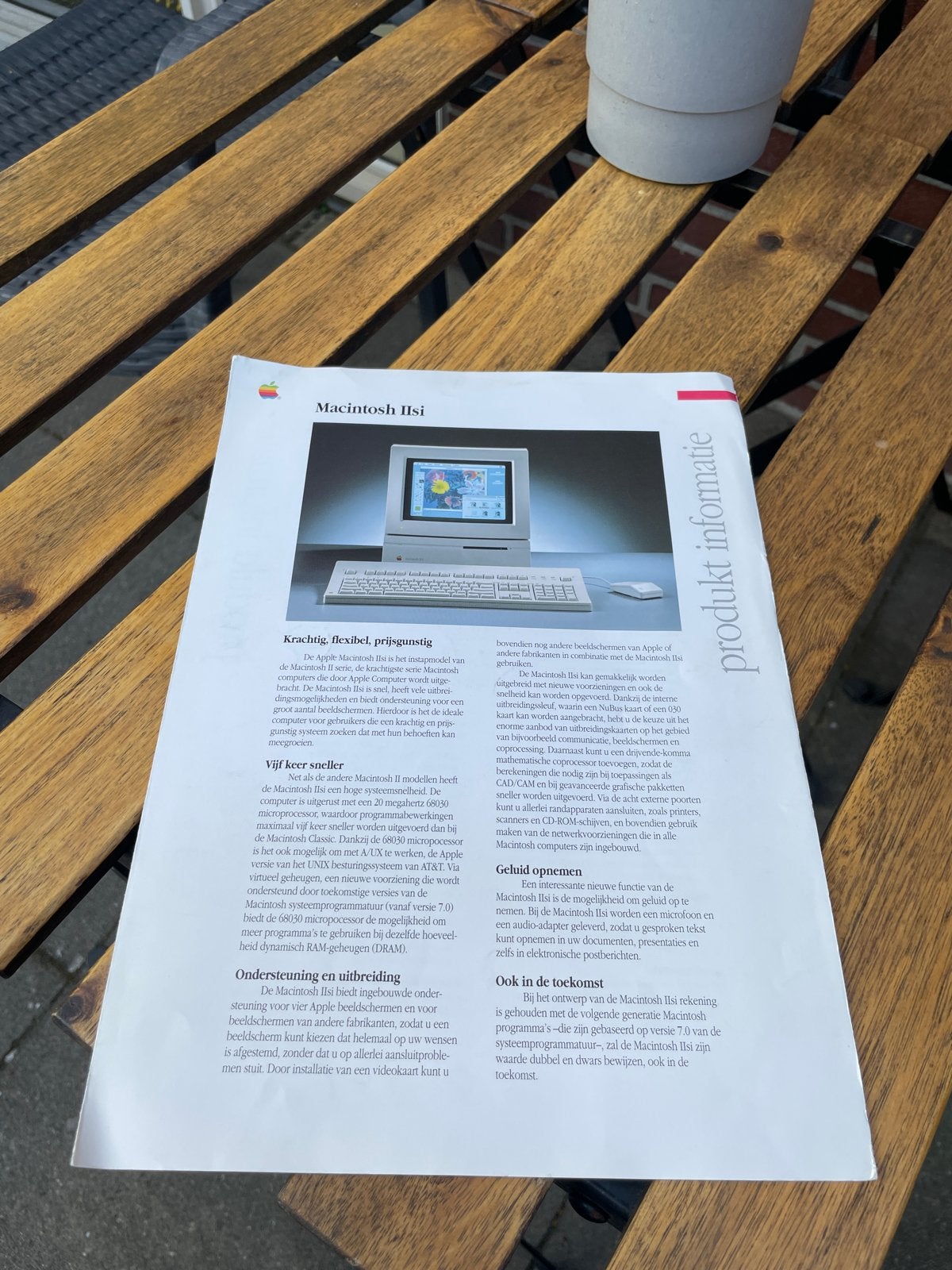 Vintage brochure: Apple Macintosh IIsi productinformatie, Computers en Software, Vintage Computers, Ophalen of Verzenden