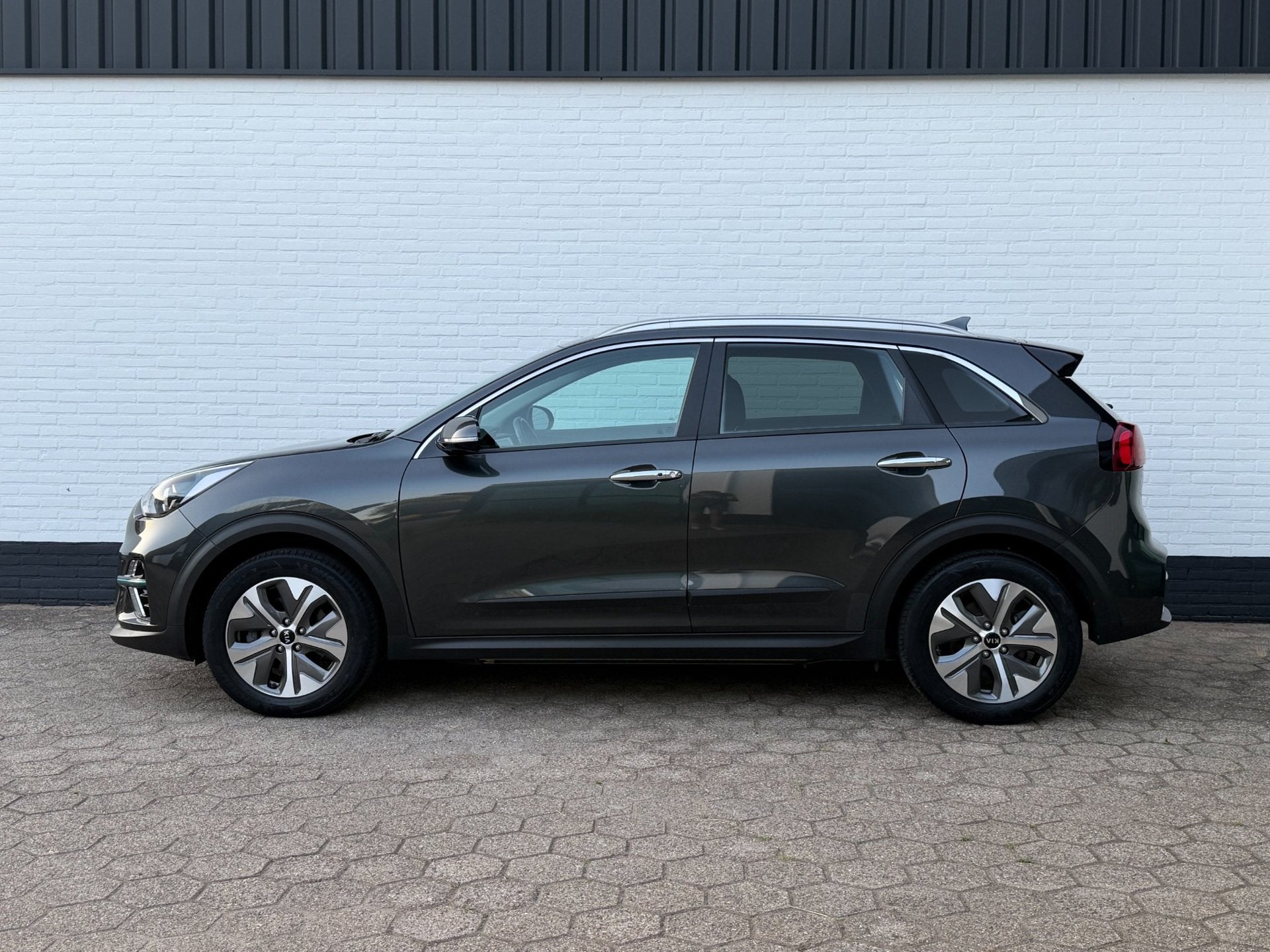 Kia E-Niro DynamicPlusLine 64kWh ACC l WARMTEPOMP l SOH 99%!, Auto's, Stof, Gebruikt, Zwart, 1712 kg