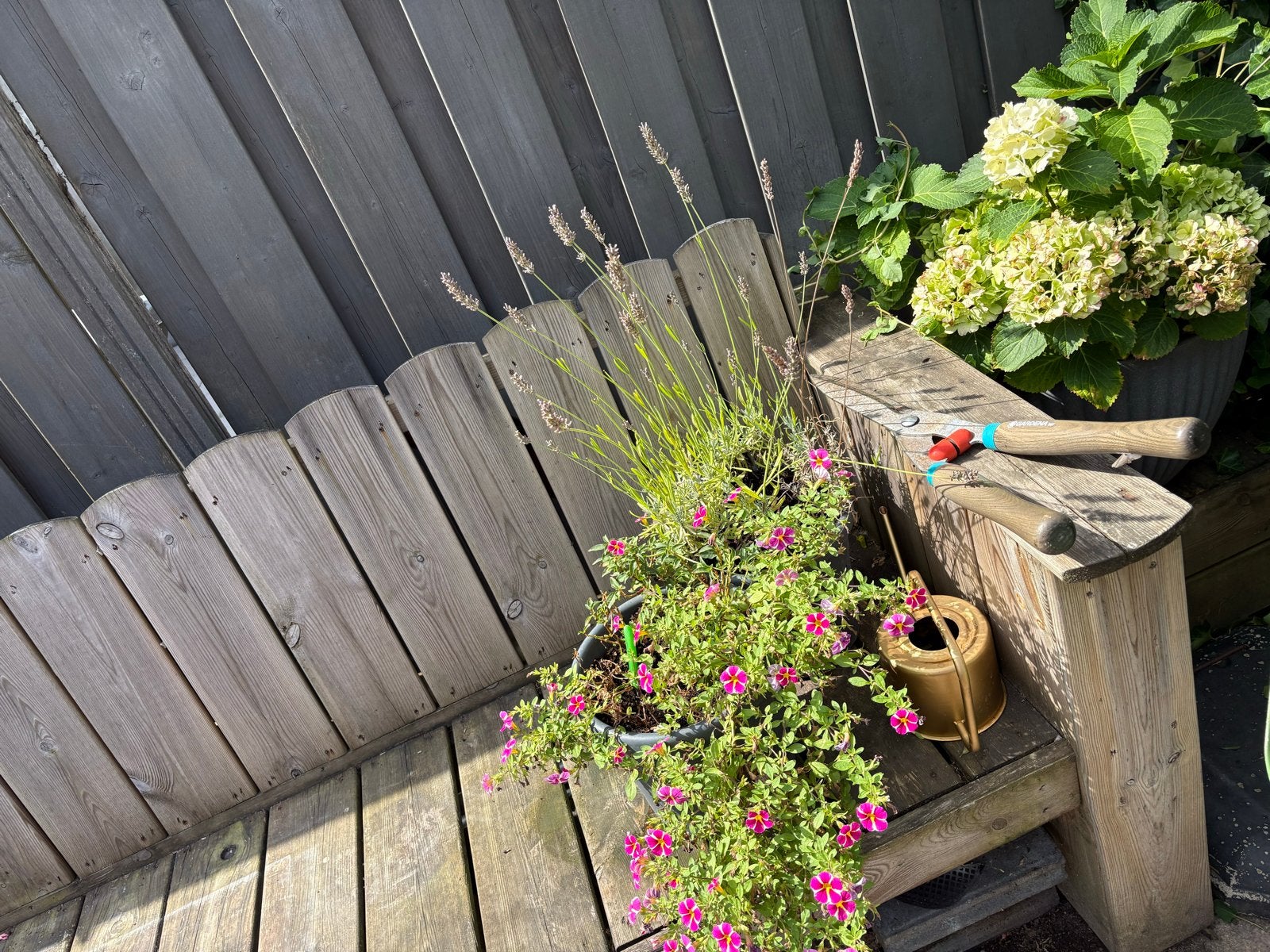 Houten tuinset met bank, stoel en krukjes, Ophalen, 5 zitplaatsen, Gebruikt, Hout