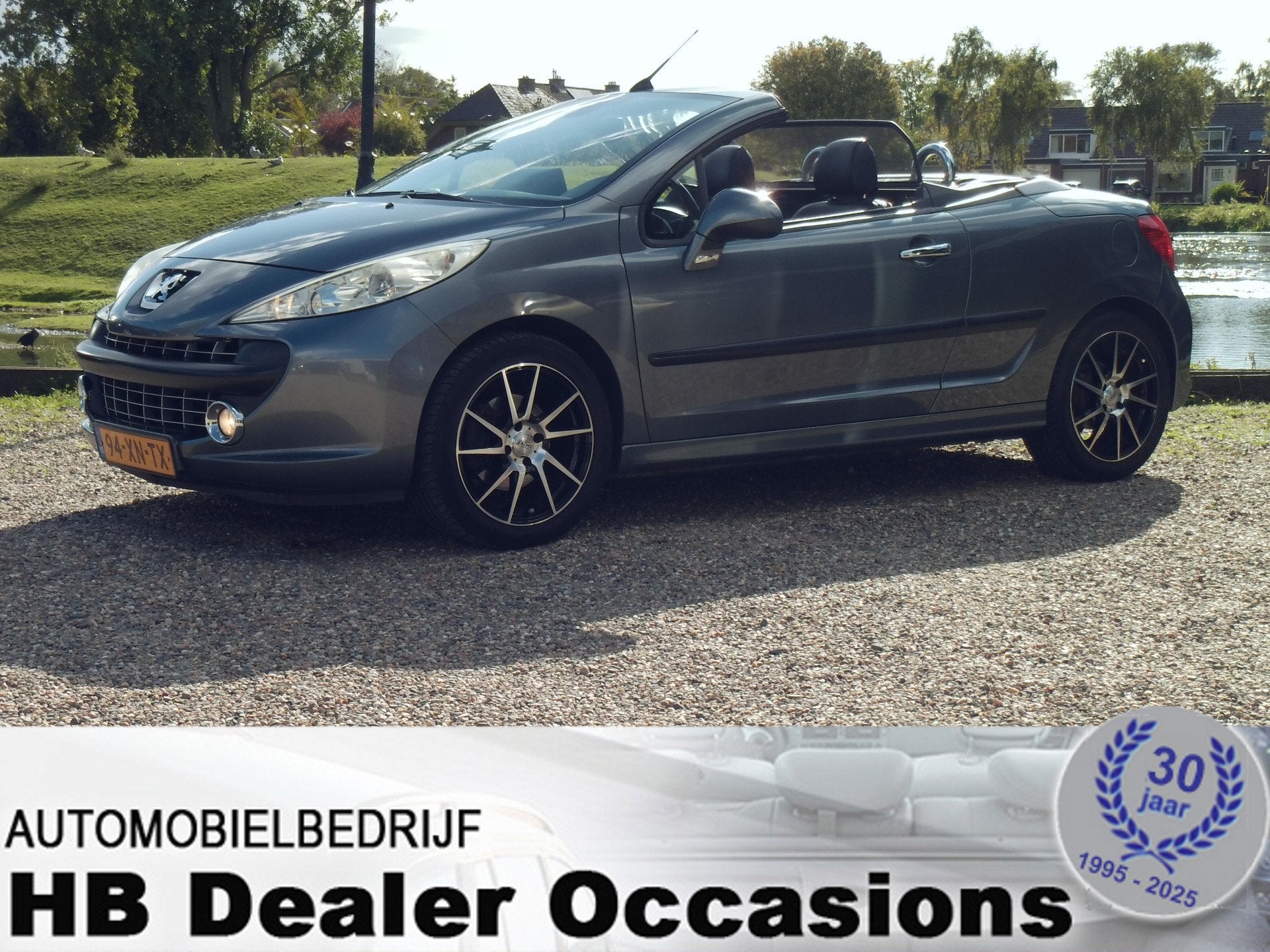 Peugeot 207 CC 1.6-16V T Féline - Airco - Carplay - Leer in, Auto's, Voorwielaandrijving, Gebruikt, Zwart, 4 cilinders