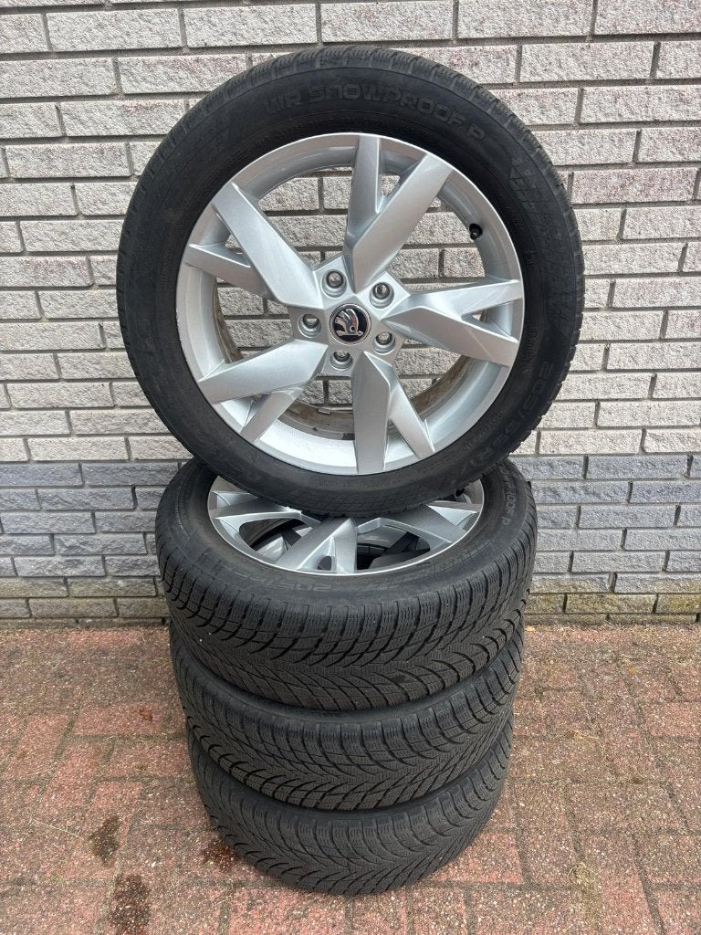 Originele 17 inch velgenset Skoda Octavia 4, Auto-onderdelen, Banden en Velgen, Ophalen, Gebruikt, Banden en Velgen, 17 inch