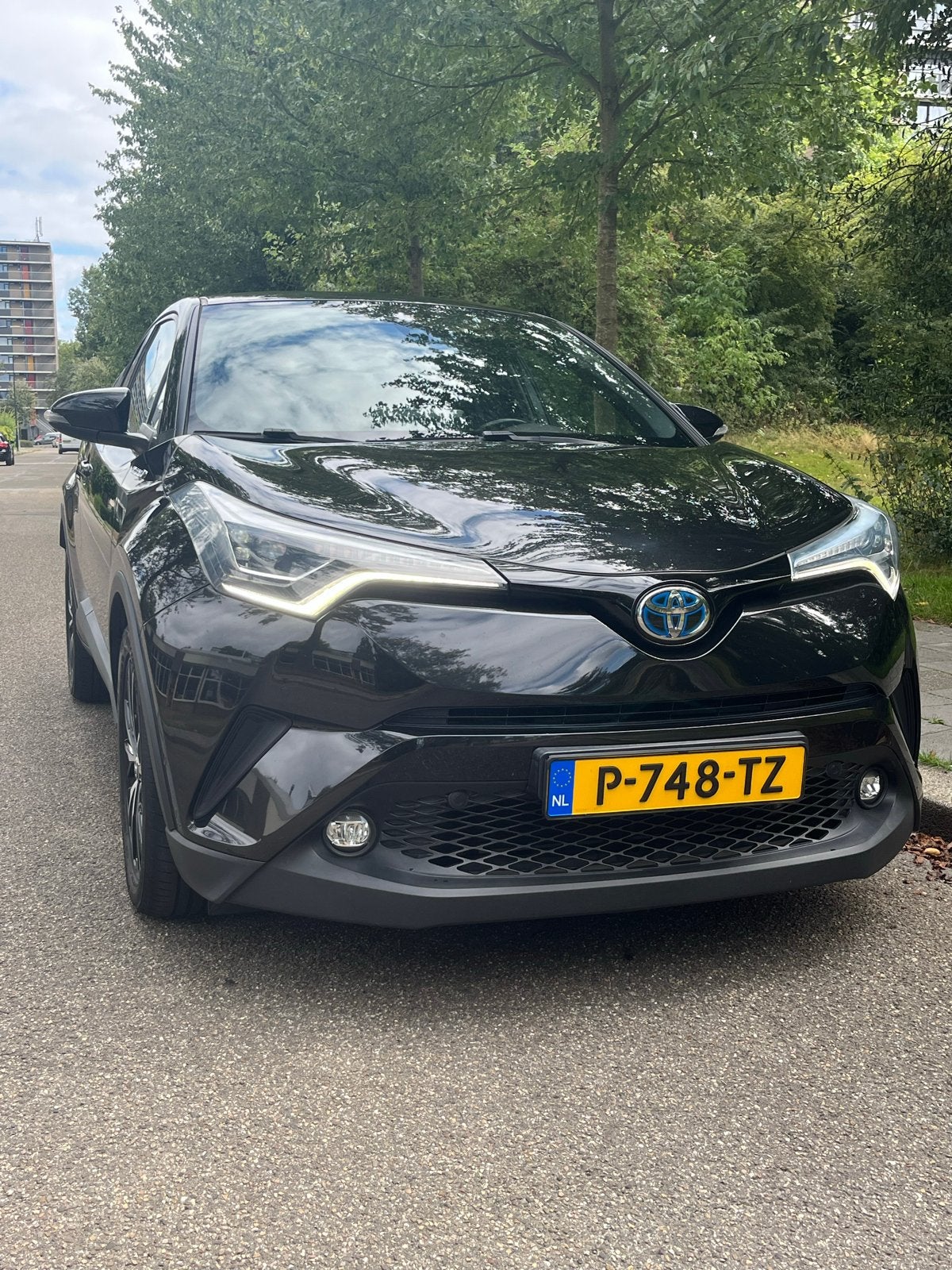 Toyota C-HR 1.8 Hybrid  Executive 130.000km 2017 Zwart, 725 kg, 4 cilinders, Zwart, 98 pk