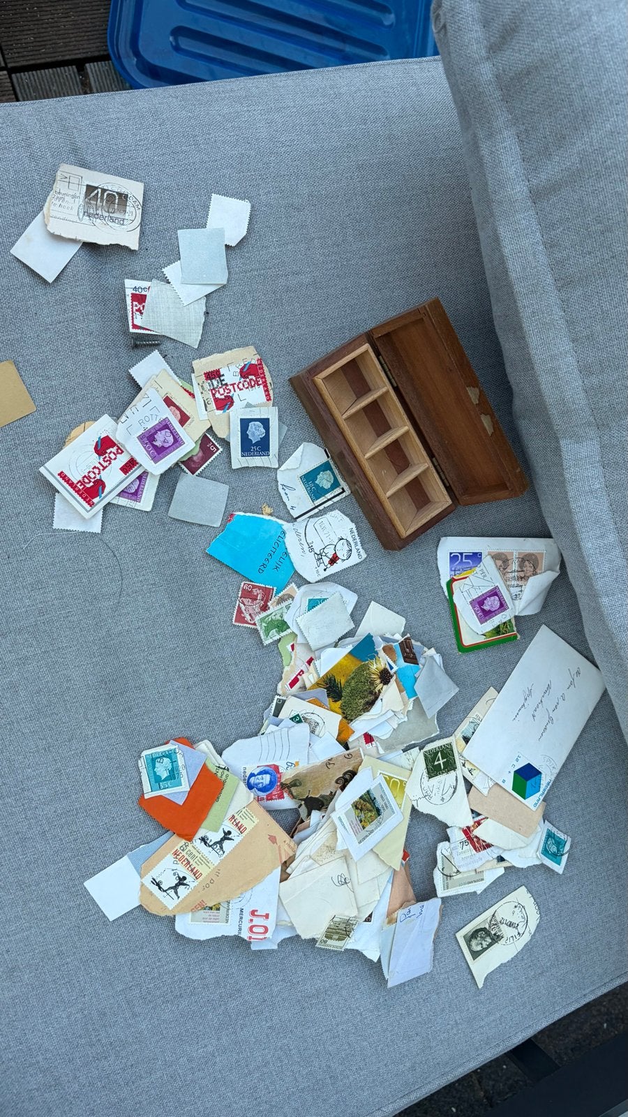Verzameling postzegels met houten doosje, Ophalen of Verzenden, Na 1940, Gestempeld