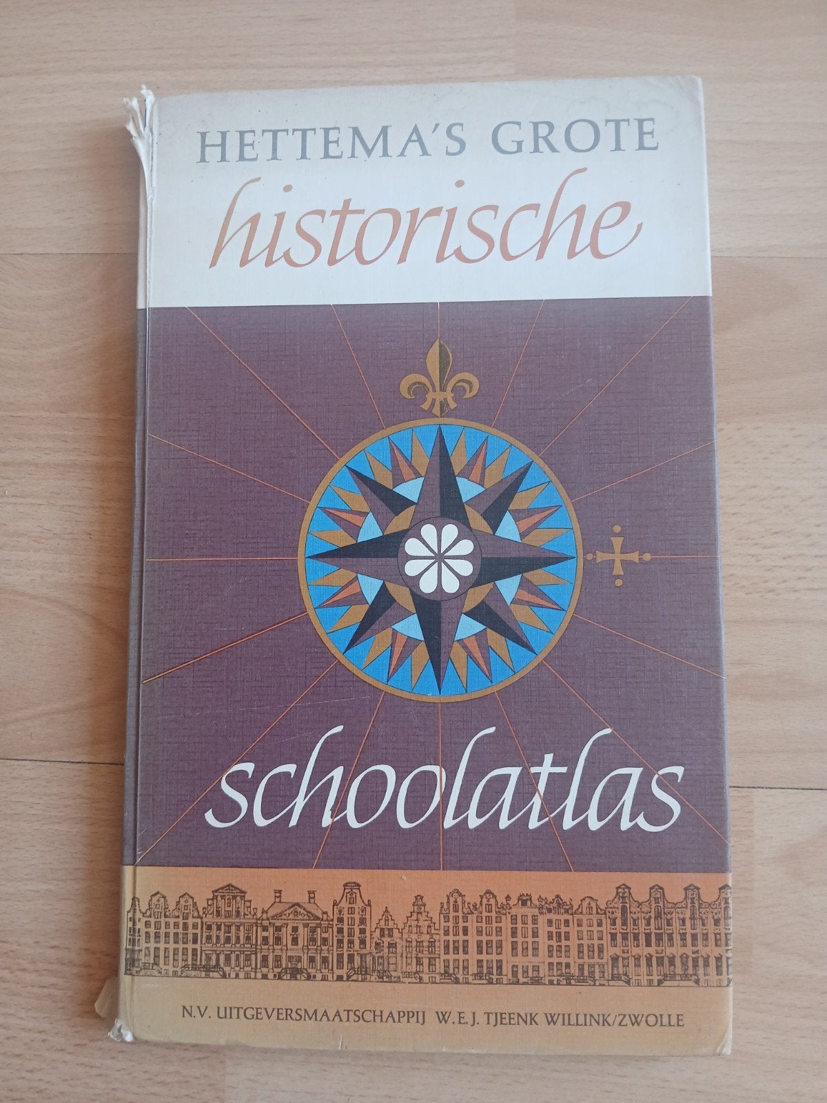 Hettema's Grote Historische Schoolatlas, Gelezen, Overige atlassen, Ophalen of Verzenden, 1800 tot 2000