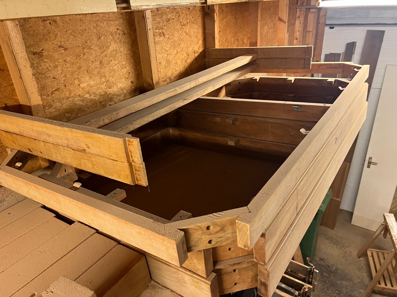 Diverse teak poten/onderstellen, Ophalen, Gebruikt, 25 tot 50 mm, Balk