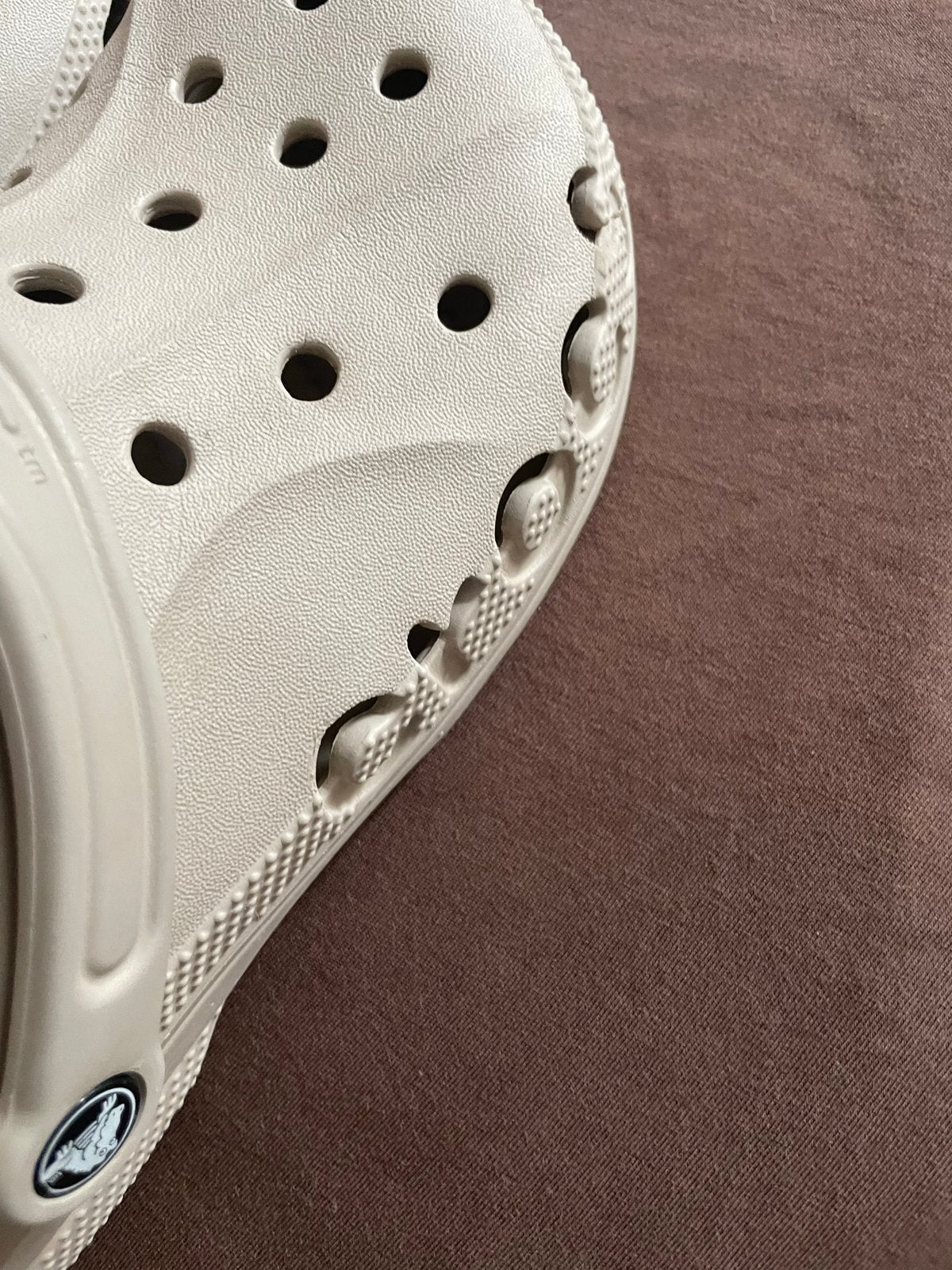 Crocs Baya, Kleding | Dames, Schoenen, Ophalen of Verzenden, Zo goed als nieuw, Beige, Slippers