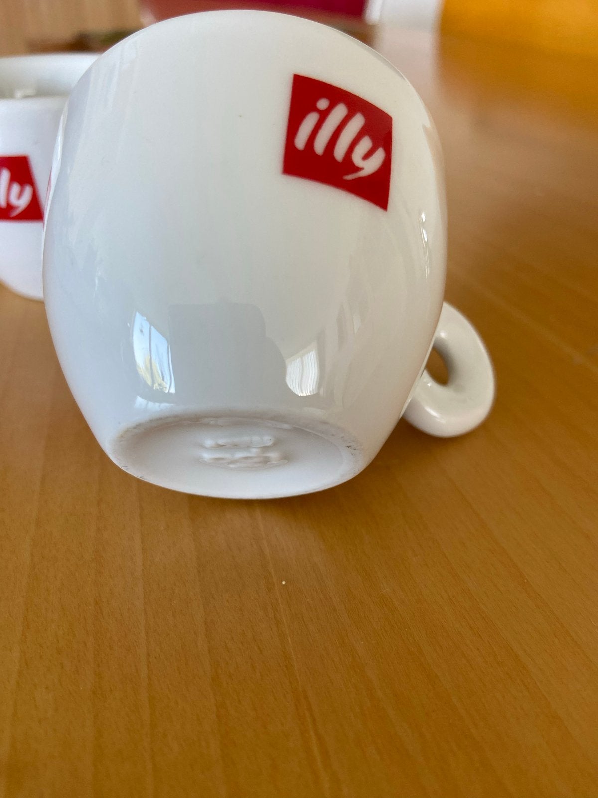 2 Illy espresso kopjes, gaaf (zonder schotels), Huis en Inrichting, Keuken | Servies, Nieuw, Ophalen of Verzenden, Illy, Kop(pen) en/of Schotel(s)