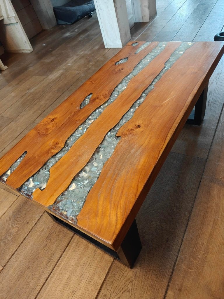 salontafel met hout en epoxy blad, Ophalen, 100 tot 150 cm, 50 tot 100 cm, Zo goed als nieuw