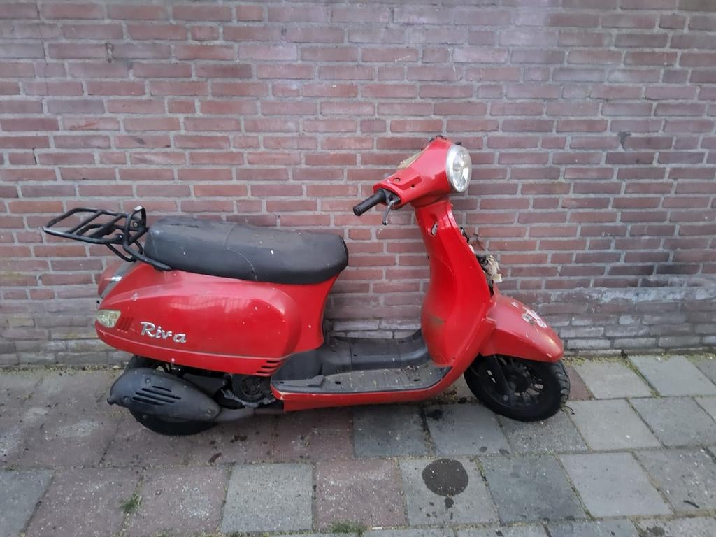 AGM scooter onderdelen - Goed lopend, zonder kenteken, Fietsen en Brommers, Ophalen of Verzenden, Gebruikt, Benzine, AGM