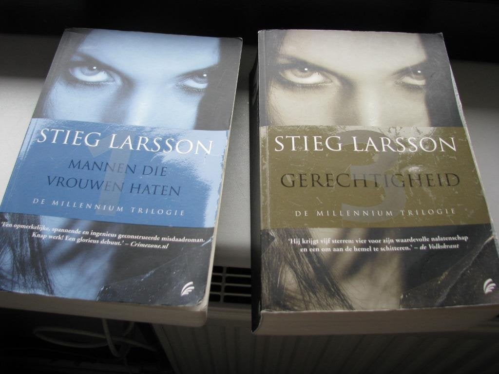 twee boeken thriller Stieg Larsson, Ophalen of Verzenden, Gelezen, Stieg Larsson