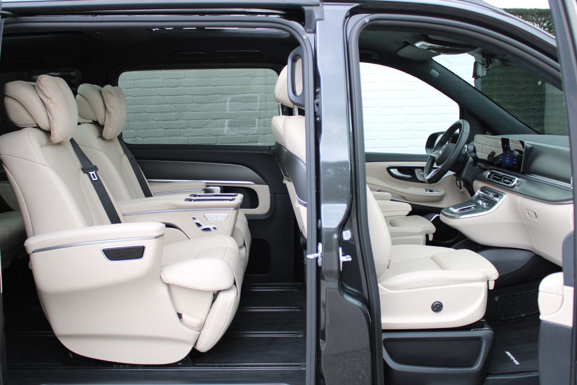 Mercedes-Benz V-Klasse 300d / AMG / Exclusive / 4-Matic / 7-, Auto's, Automaat, Gebruikt, Met garantie (alle), 2500 kg