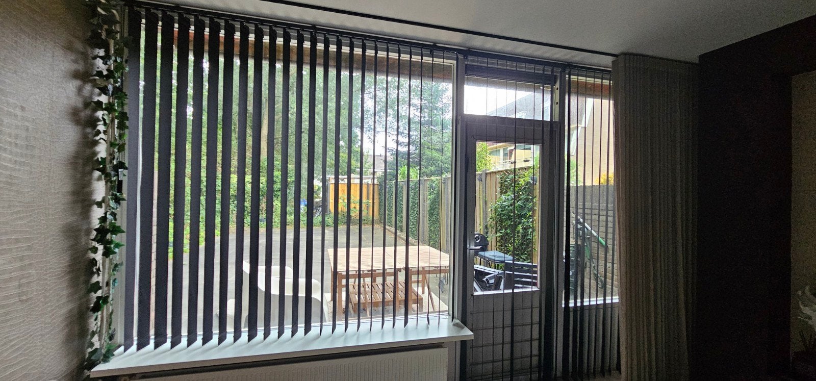 Zwarte lamellen - perfect voor privacy en lichtregulatie, Lamellen, Ophalen of Verzenden, Zo goed als nieuw, Lichtdoorlatend