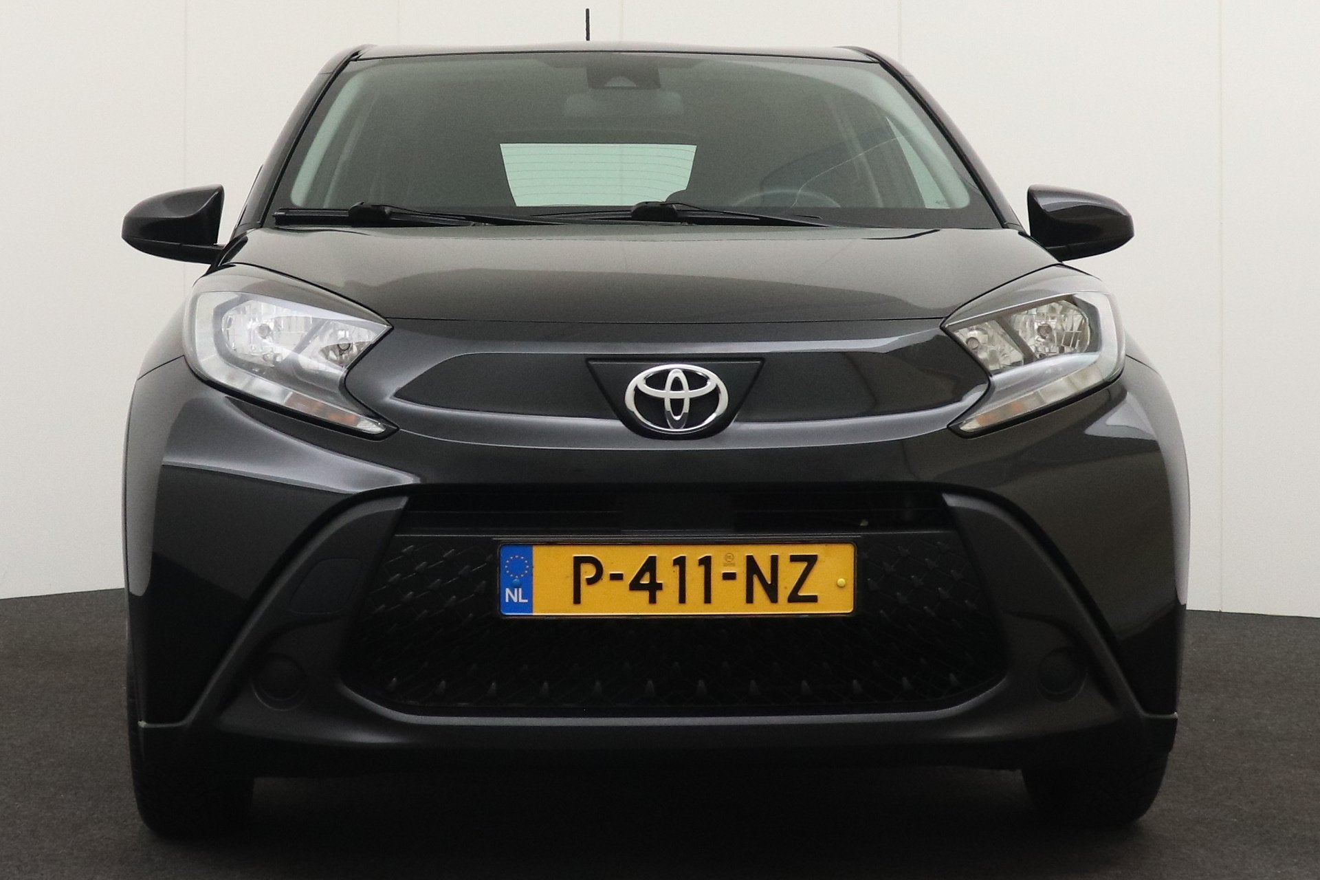Toyota Aygo X 1.0 73 PK VVT-i MT Play Camera Carplay Adapt.C, Auto's, Toyota, Gebruikt, 920 kg, 4 stoelen, Zwart