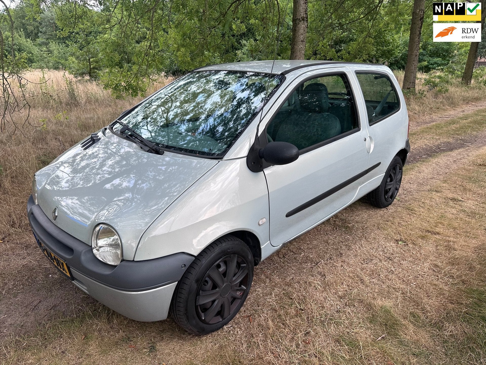 Renault Twingo 1.2 Emotion APK 26-01-2027, Voorwielaandrijving, Twingo, 4 cilinders, 4 stoelen