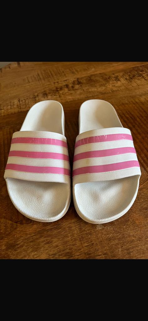 Adidas slippers, Ophalen of Verzenden, Gedragen, Slippers