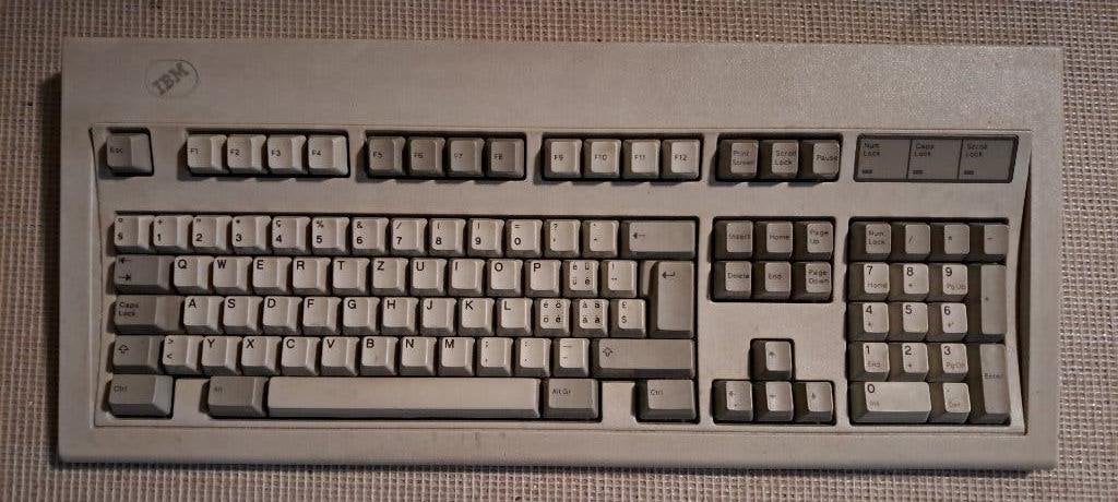 IBM Model M toetsenbord uit 1987, Ophalen of Verzenden, Zo goed als nieuw, Qwerty, IBM