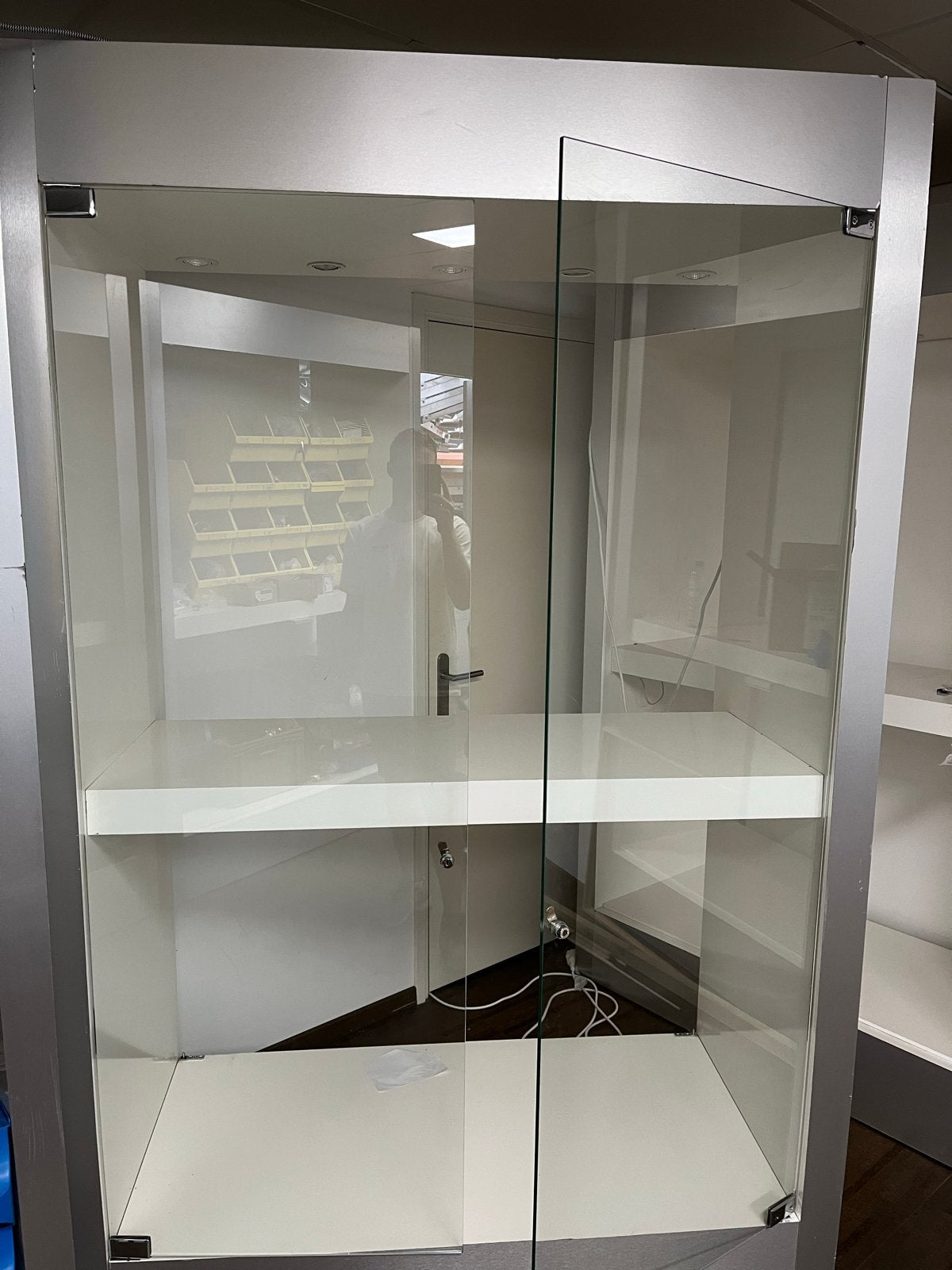 7 Vitrinekasten: 1 met glas, 6 zonder glas, Ophalen, Gebruikt, 200 cm of meer, 50 tot 100 cm