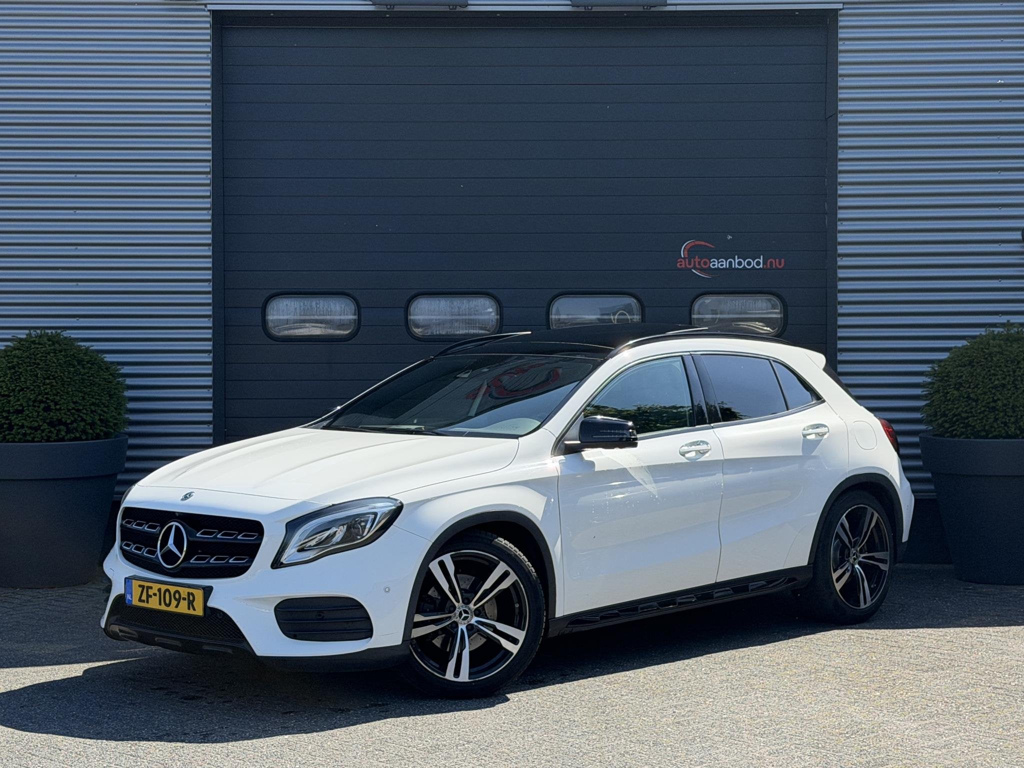 Mercedes-Benz GLA-klasse 220 d AMG | Panoramadak | 360* Came, Auto's, 4 cilinders, Leder, Bedrijf, Diesel