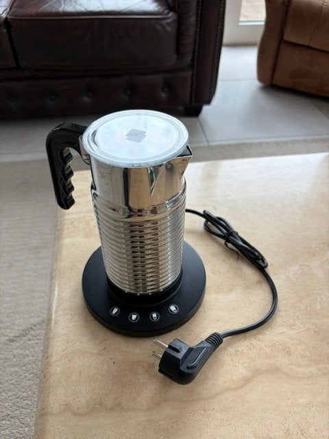 nespresso melkopschuimer, Witgoed en Apparatuur, Ophalen, Zo goed als nieuw, Elektrische melkopschuimer