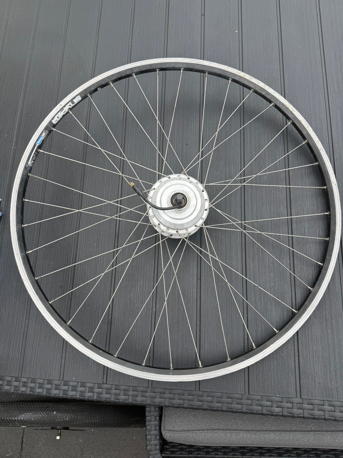 Multicycle voorwiel met motor 24 volt 28 inch, Ophalen, Motor