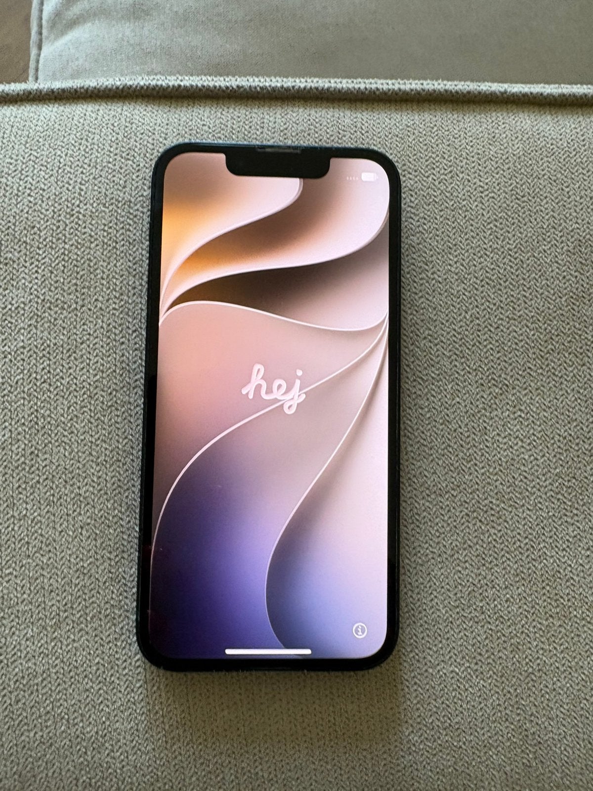 Nette iphone 13 mini ideaal handzaam formaat!