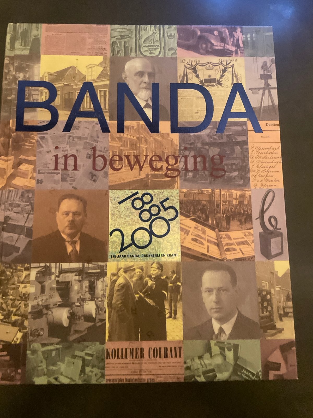 Banda in Beweging: 125 Jaar Drukkerij en Krant, Ophalen of Verzenden, 20e eeuw of later, Zo goed als nieuw