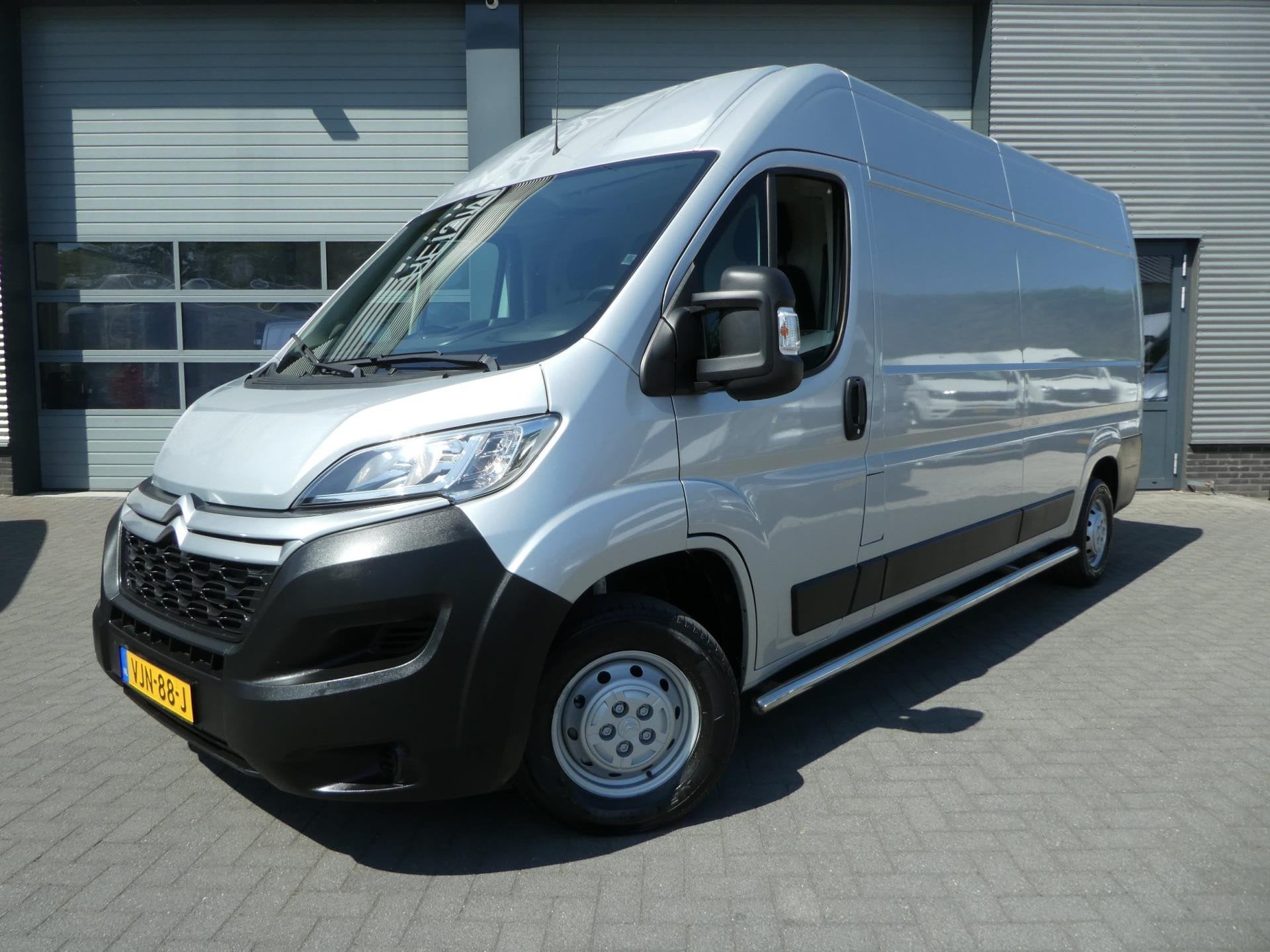 Citroen Jumper 33 2.2 BlueHDi 140 L3H2 airco camera navigati, Auto's, Voorwielaandrijving, Gebruikt, Euro 6, 4 cilinders