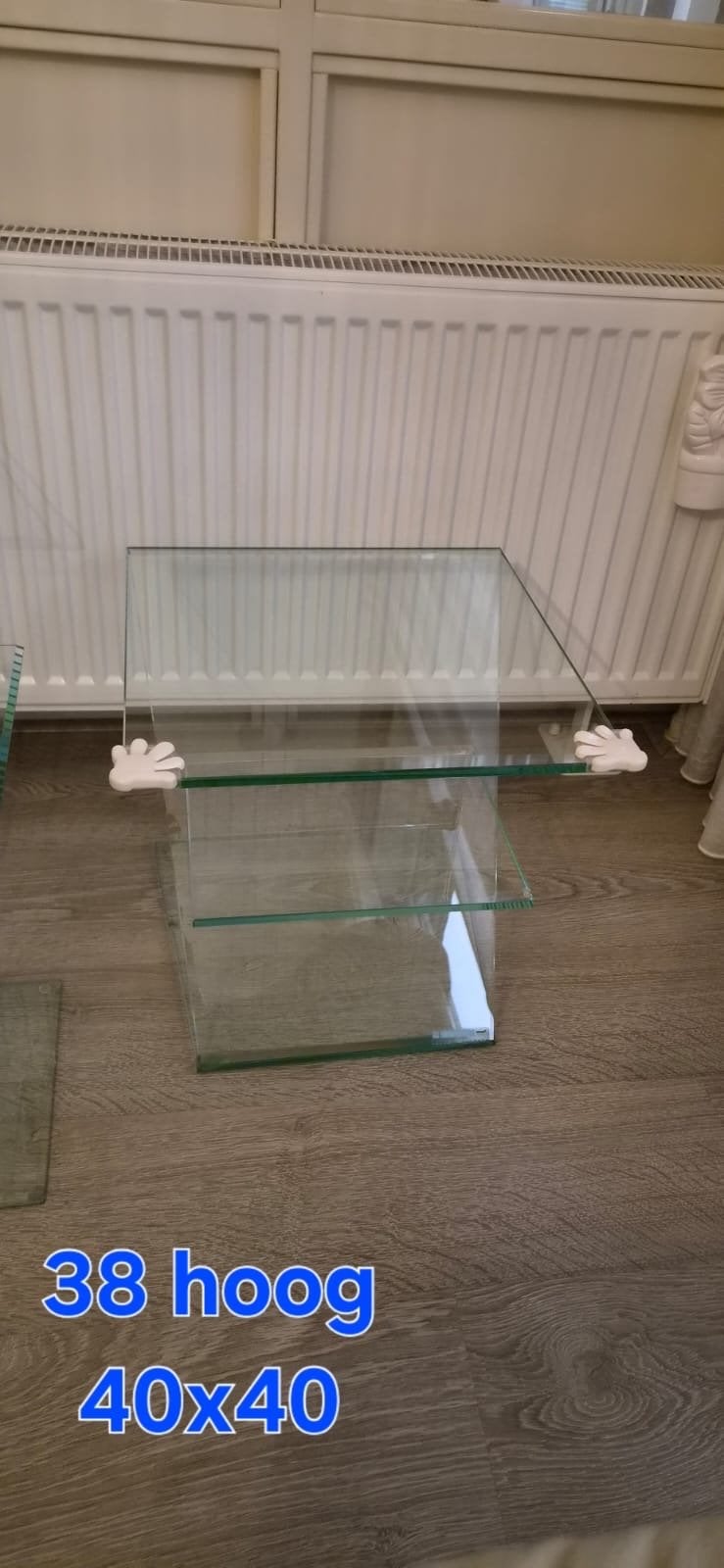 Gratis! Glazen bijzettafel 38 cm hoog, 40x40 cm, Ophalen, Minder dan 45 cm, Minder dan 55 cm, Gebruikt