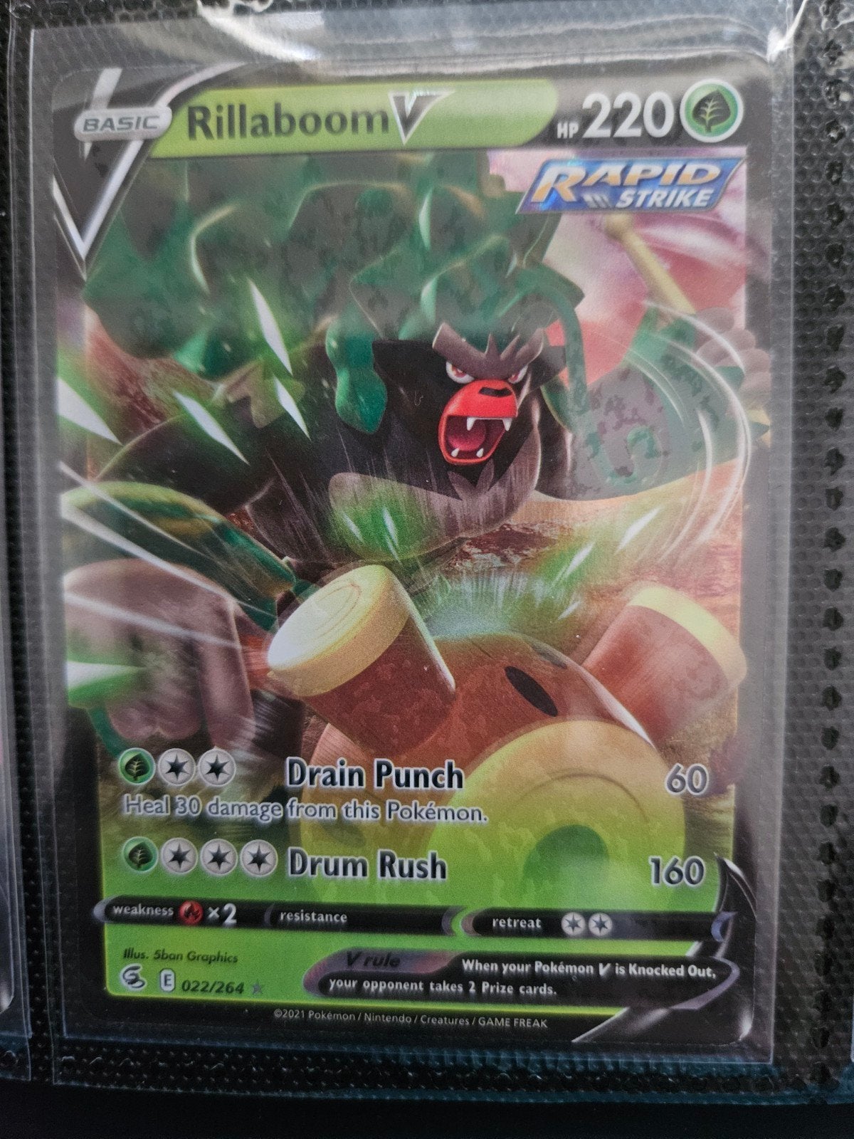 Pokemon Rillaboom V 022/264 Fusion Strike, Ophalen of Verzenden, Zo goed als nieuw, Losse kaart, Foil
