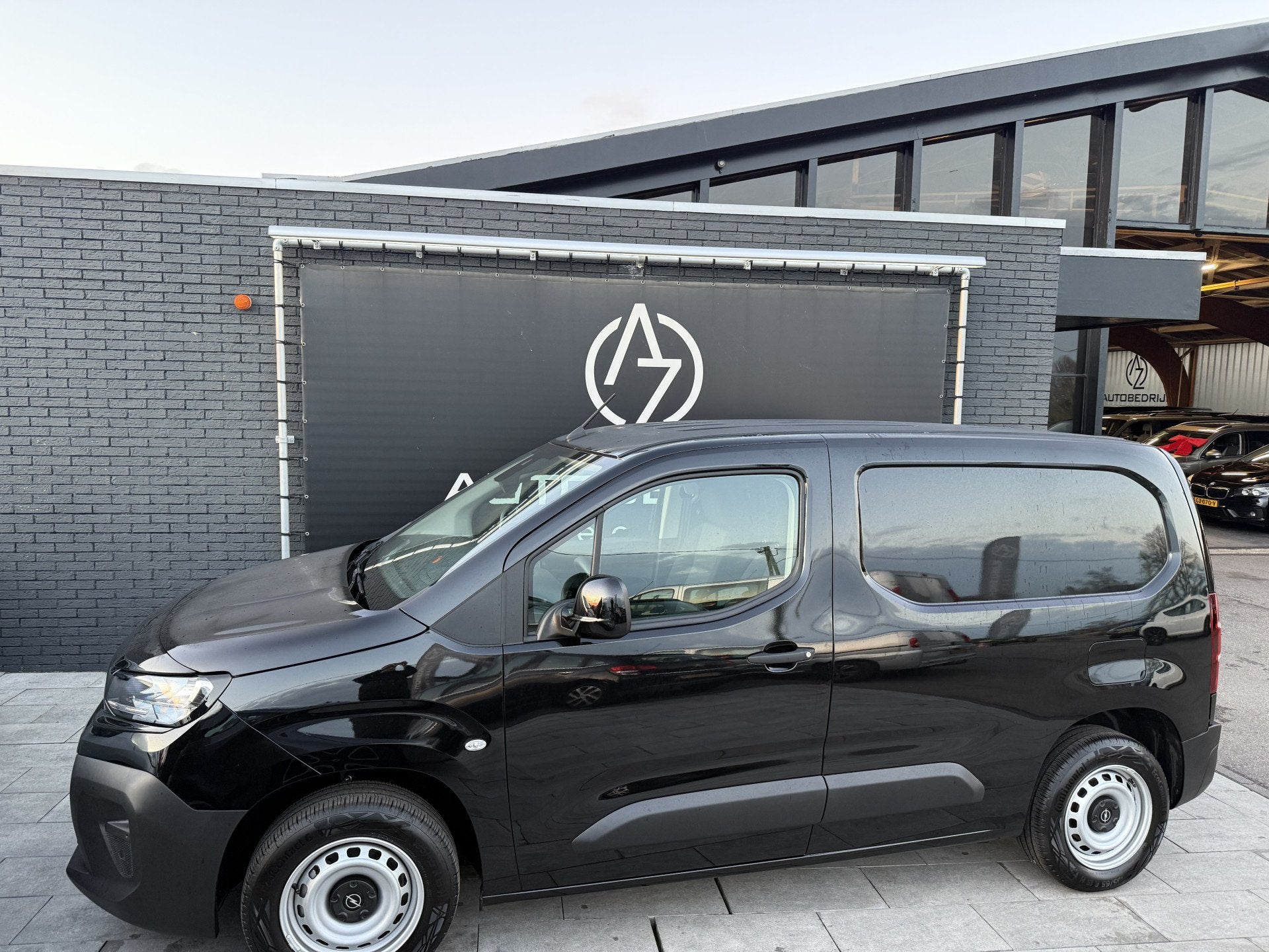 Opel Combo 1.5 BlueHDi 100 S&S L1 (bj 2024), Voorwielaandrijving, Euro 6, Zwart, Bedrijf