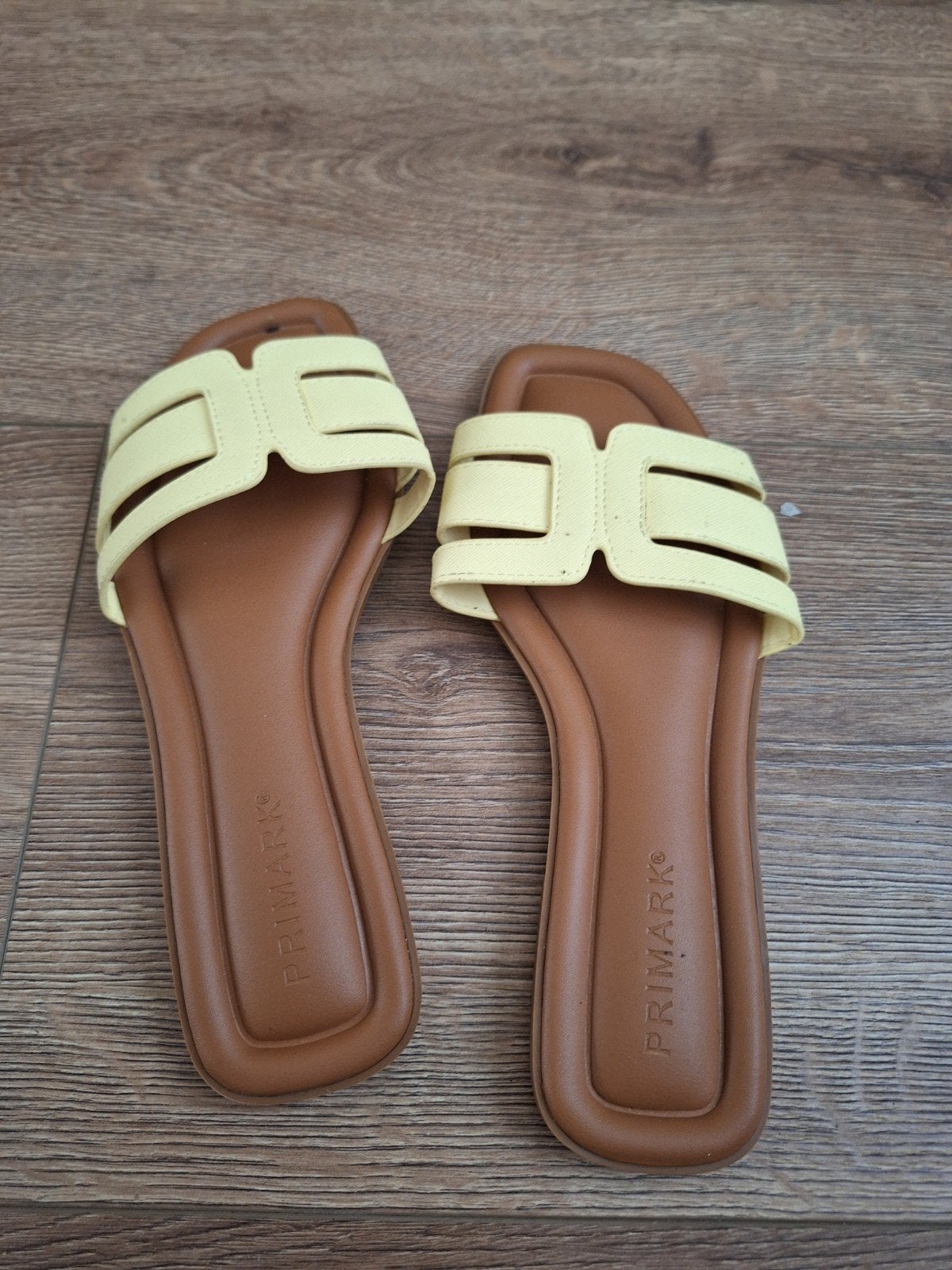 Primark Slippers Maat 39 - nieuw, Slippers, Primark, Geel, Nieuw
