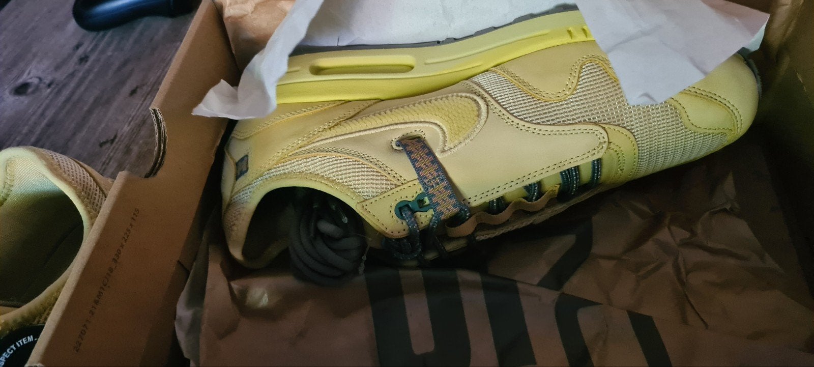 Nike Air Max 1 x Travis Scott'Saturn Gold - special edition, Kleding | Heren, Schoenen, Ophalen, Nike air max, Overige kleuren