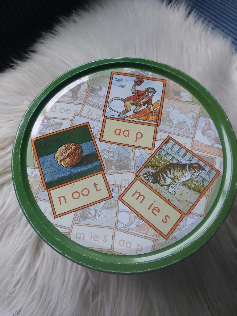 Vintage koektrommel leesplankje aap noot mies koekblik, Ophalen of Verzenden, Gebruikt, Koek(jes), Overige merken