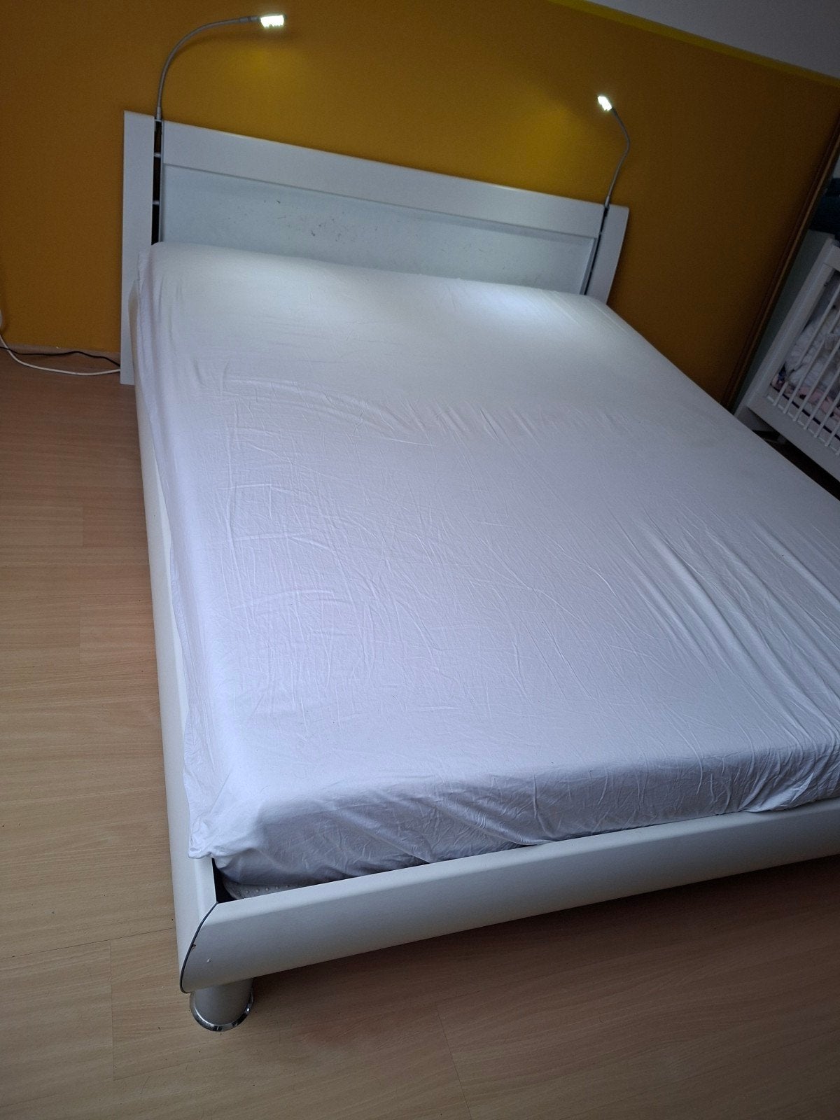 Tweepersoonsbed met lattenbodems en matrassen, Ophalen, Verstelbaar, Wit, Tweepersoons