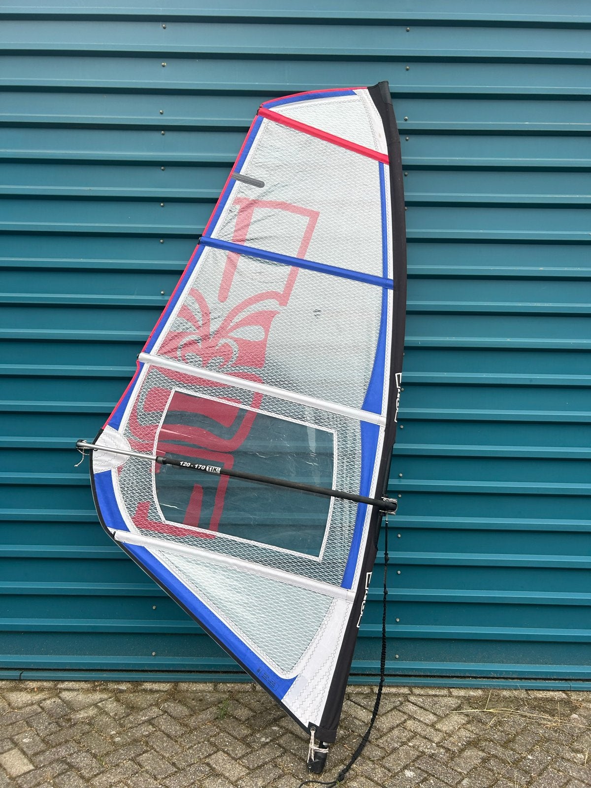 Tiki 4 m² surfzeil kinderzeil met giek en mast, Watersport en Boten, Windsurfen, 3.5 tot 5 m², Zo goed als nieuw, Met mast, Complete set