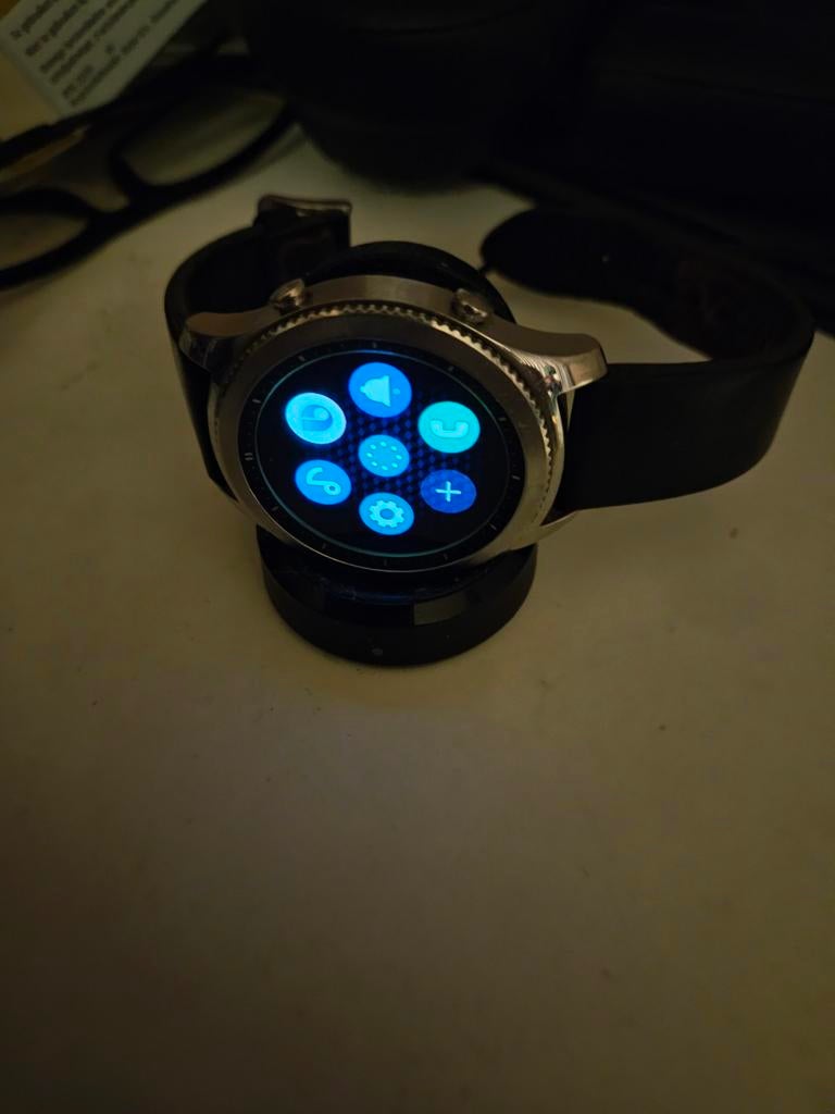 Samsung Gear S3 Classic smartwatch incl. lader, Gebruikt, Ophalen of Verzenden, Samsung, Waterdicht