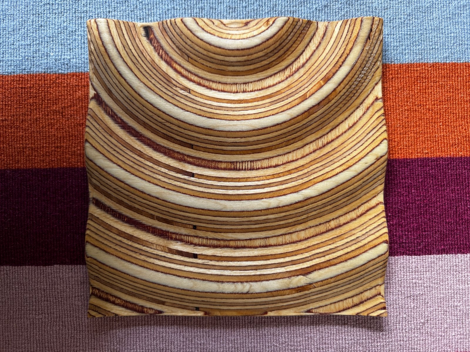 Uniek Houten Wanddecoratie: Abstract Reliëf Kunstwerk, Houtsnijwerk, Ophalen of Verzenden, Handgemaakt, 20 - 50 cm