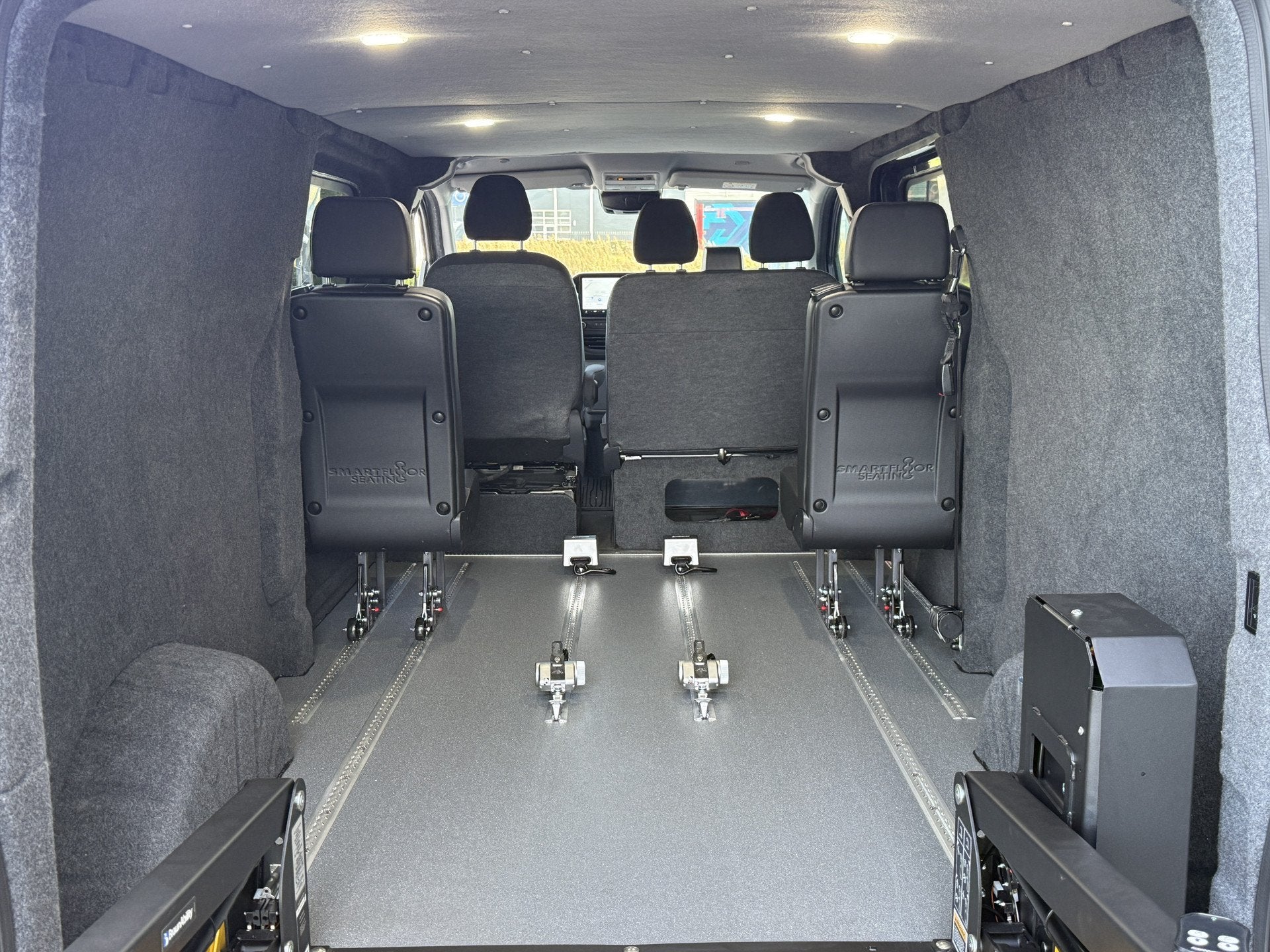 Ford Transit Custom 5+1 Rolstoelbus 320 2.0 TDCI L2H1 Limite, Auto's, Gebruikt, 4 cilinders, 2500 kg, Diesel