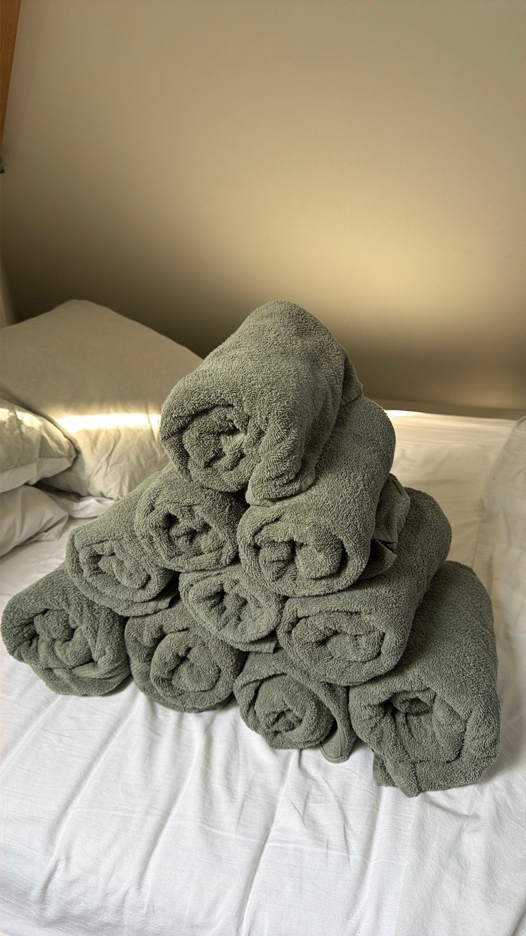 Leger groene handdoeken Hema 140x70 / 100 x 50 & washandjes, Gebruikt, Overige merken, Handdoek, Ophalen of Verzenden